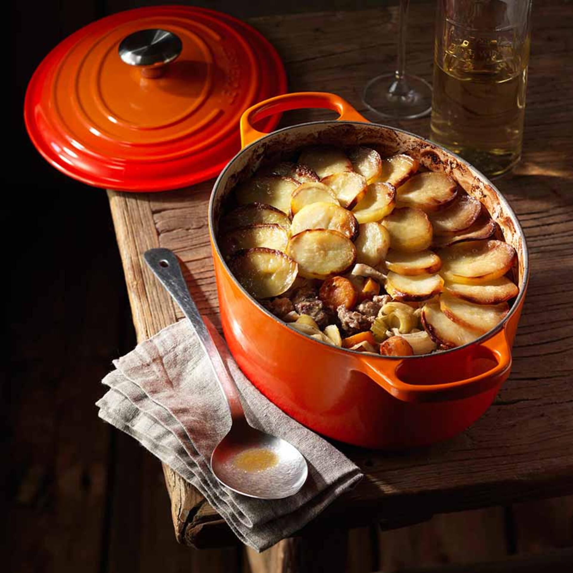 Le Creuset Bräter Signature 31 cm oval Schwarz glänzend 6,3 L